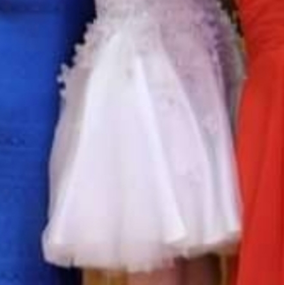 White formal/Dress - Picture 10 of 10